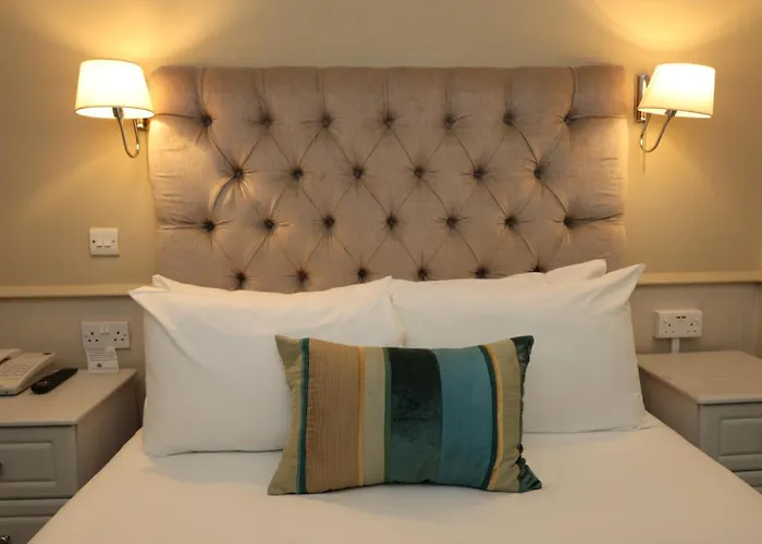 Maples House Hotel